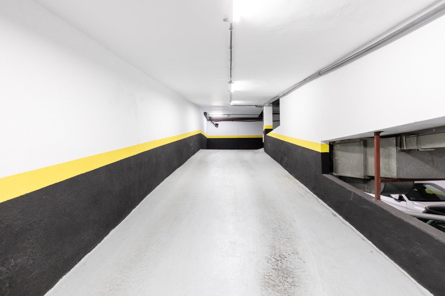 30m² Garage in Madrid, Spain No. 105738
