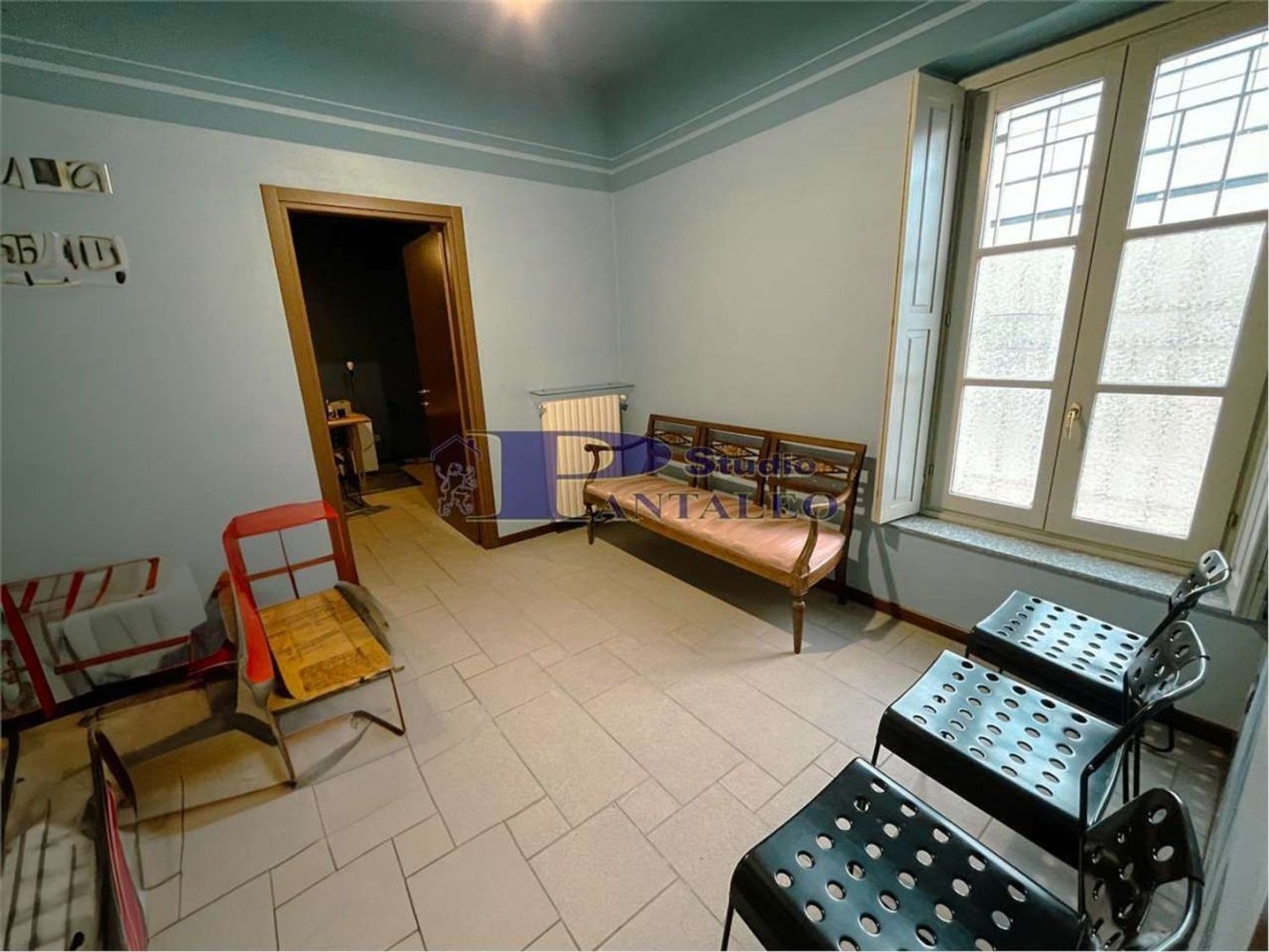 Квартира с 2 комнатами в Аббиатеграссо, Италия № 130429