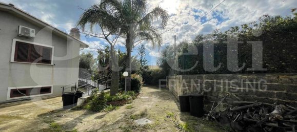 5 bedrooms Villa in Syracuse, Italy No. 242412 10