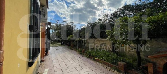 5 bedrooms Villa in Syracuse, Italy No. 242412 4