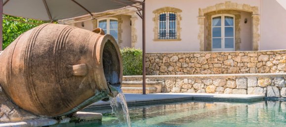 5 bedrooms Villa in Chateauneuf-Grasse, France No. 38164 4