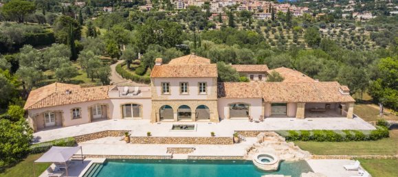 5 bedrooms Villa in Chateauneuf-Grasse, France No. 38164 2