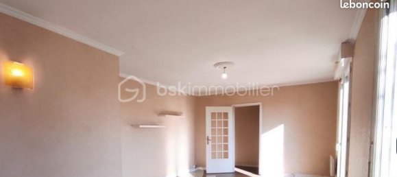 3 bedrooms House in Montpon-Menesterol, France No. 293794 2