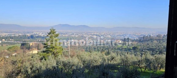 6 bedrooms House in Scandicci, Italy No. 133231 2