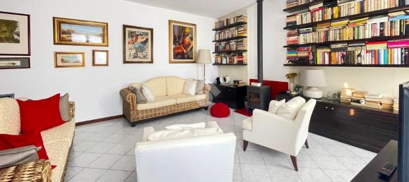 4 rooms Apartment in Bregnano, Italy No. 92656 11