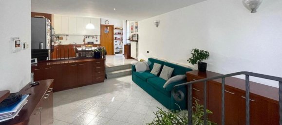 4 rooms Apartment in Bregnano, Italy No. 92656 10