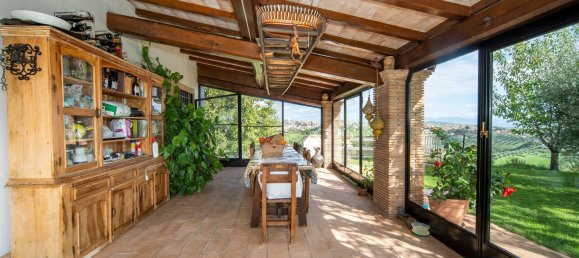 Вилла с 6 комнатами в Морлупо, Италия № 140407 16