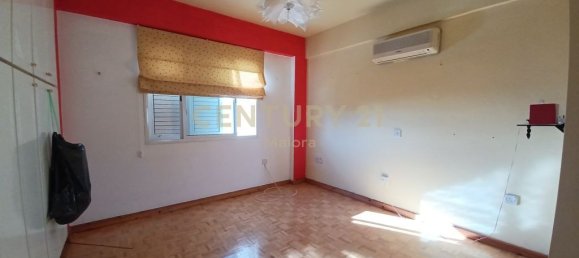 3 bedrooms Apartment in Limassol, Cyprus No. 453 4