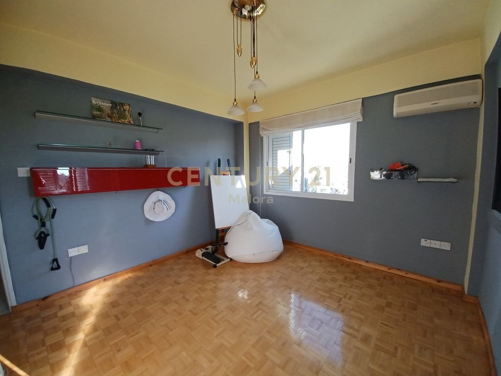 3 bedrooms Apartment in Limassol, Cyprus No. 453