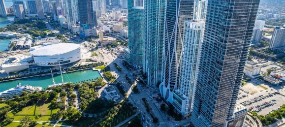 2 dormitorios propiedad comercial en alquiler en Miami, Miami-Dade, Florida, USA № 615020 2
