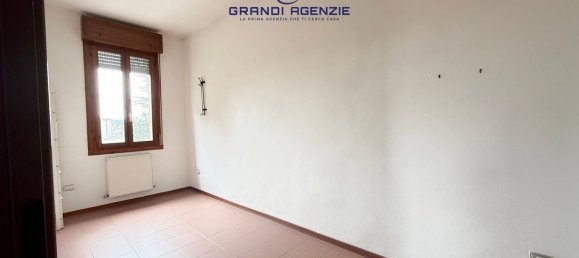 3 rooms Apartment in Parma, Italy No. 20875 11