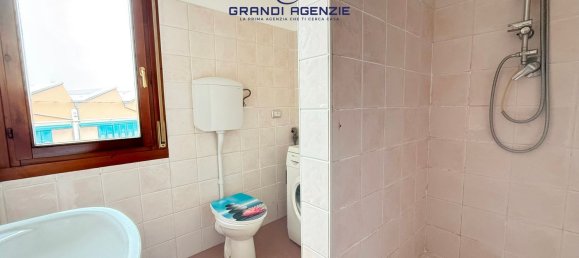 3 rooms Apartment in Parma, Italy No. 20875 15