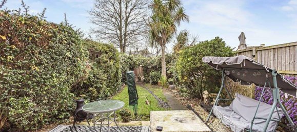 3 bedrooms House in Egham, United Kingdom No. 8641 17