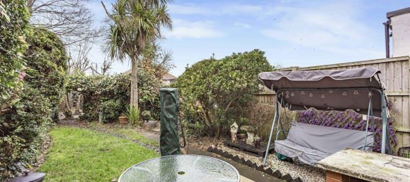 3 bedrooms House in Egham, United Kingdom No. 8641 5