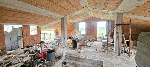 5 rooms Building in Saludecio, Italy No. 377110 23