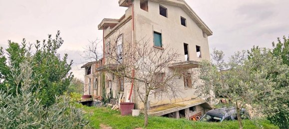 5 rooms Building in Saludecio, Italy No. 377110 9