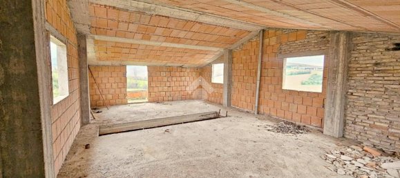 5 rooms Building in Saludecio, Italy No. 377110 16