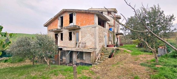 5 rooms Building in Saludecio, Italy No. 377110 5