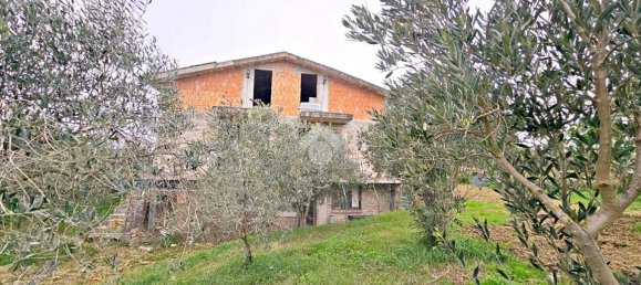 5 rooms Building in Saludecio, Italy No. 377110 7