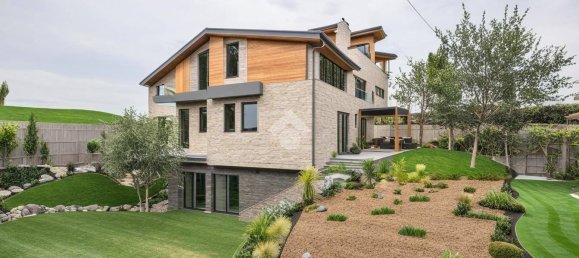 5 rooms Building in Saludecio, Italy No. 377110 2