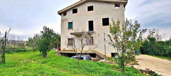 5 rooms Building in Saludecio, Italy No. 377110 4