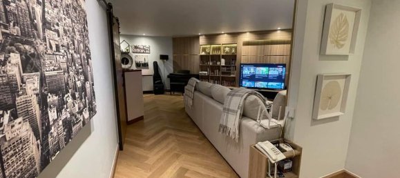 3 bedrooms Condo in Bangkok, Thailand No. 3551 2