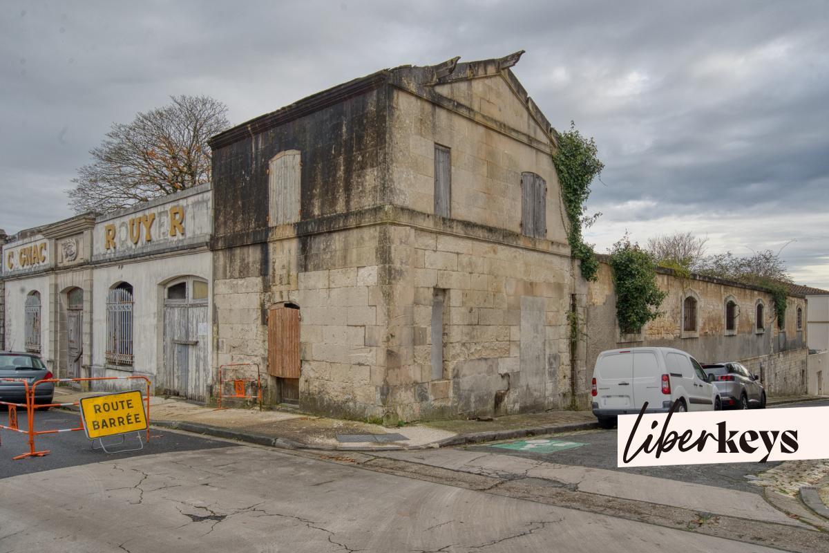 900m² Land in Saintes, France No. 301459