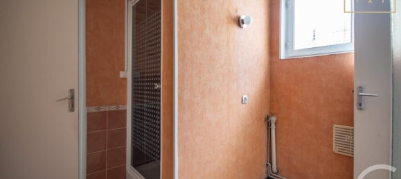 3 bedrooms House in Hautmont, France No. 51144 11