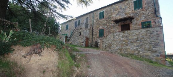 5 Schlafzimmer Haus in Pomarance, Italy, Nr. 581 3