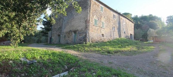 5 Schlafzimmer Haus in Pomarance, Italy, Nr. 581 5