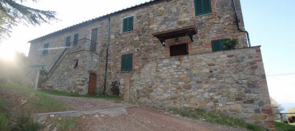 5 Schlafzimmer Haus in Pomarance, Italy, Nr. 581 4