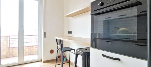 Apartamento de 2 habitaciónes en Sesto San Giovanni, Italy No. 6676 78