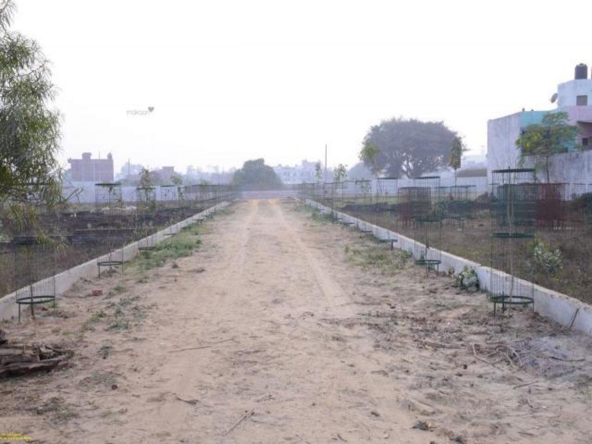  Land in Lucknow, India No. 31218