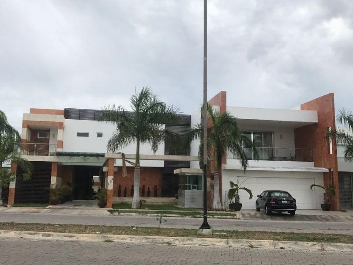 4 bedrooms House in Yucatan, Mexico No. 159572