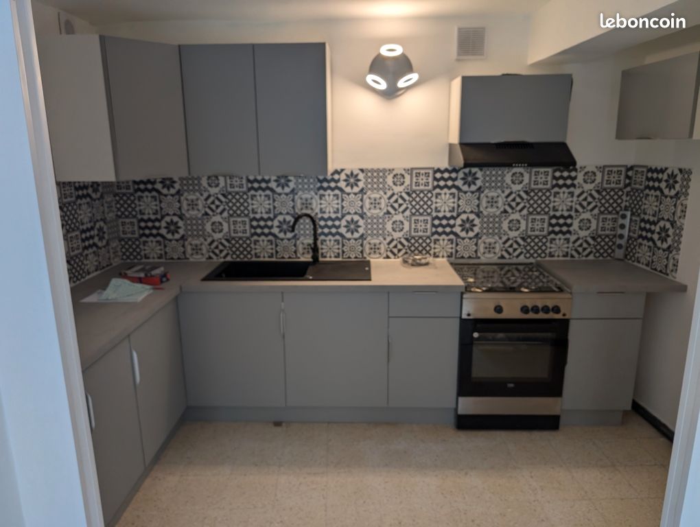 Edificio de 23 habitaciónes en Limoux, France No. 339039