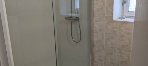 Edificio de 23 habitaciónes en Limoux, France No. 339039 3