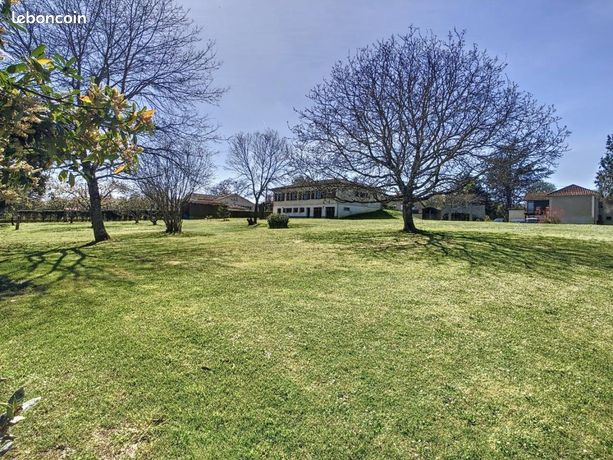 4 bedrooms House in Mielan, France No. 300317