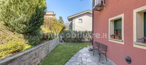 5 bedrooms Villa in Alserio, Italy No. 167697 17