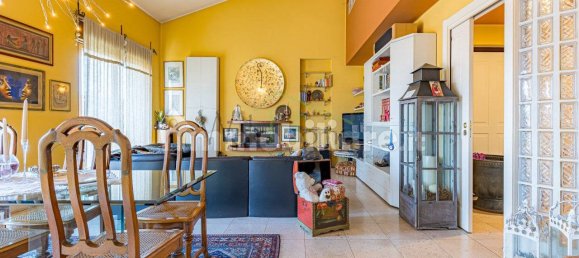 5 bedrooms Villa in Alserio, Italy No. 167697 22