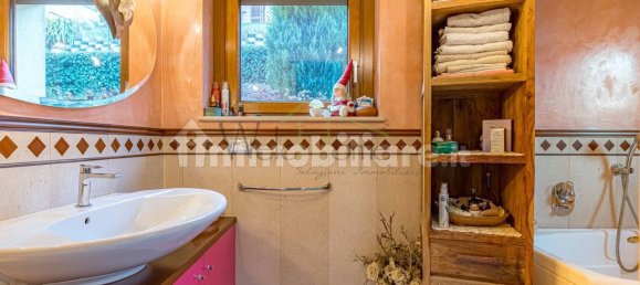 5 bedrooms Villa in Alserio, Italy No. 167697 32