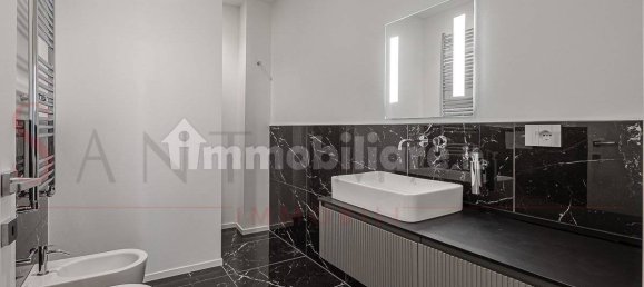 2 bedrooms Apartment in Milan, Italy No. 341985 12