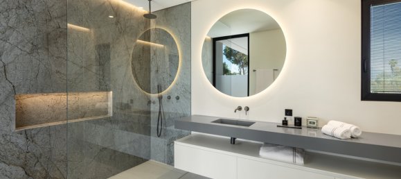 6 bedrooms Villa in Marbella, Spain No. 106235 18