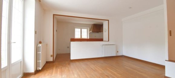 3 bedrooms House in Autun, France No. 315057 8