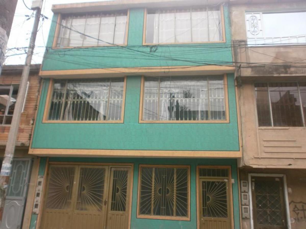 9 bedrooms House in Bogota, Colombia No. 12378