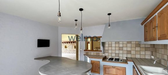 5 Schlafzimmer Villa in Saint-Symphorien-de-Lay, France, Nr. 193830 6