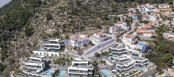 4 bedrooms Villa in Calpe, Spain No. 4417 2