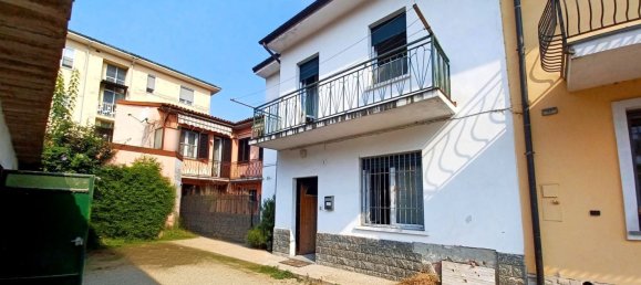 3 Schlafzimmer Haus in Sannazzaro de' Burgondi, Italy, Nr. 365317 10