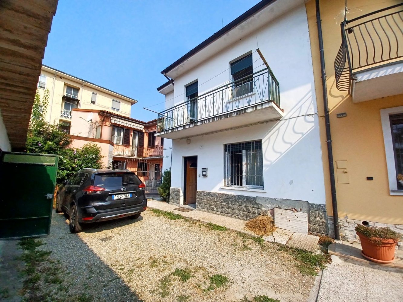 3 Schlafzimmer Haus in Sannazzaro de' Burgondi, Italy, Nr. 365317