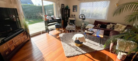 5 bedrooms House in Lesneven, France No. 203604 6