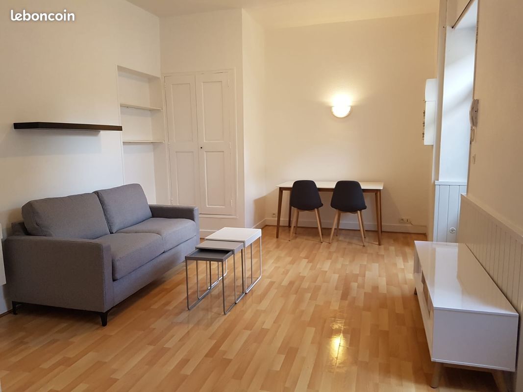 Квартира с 2 комнатами в Нант, Франция № 337517